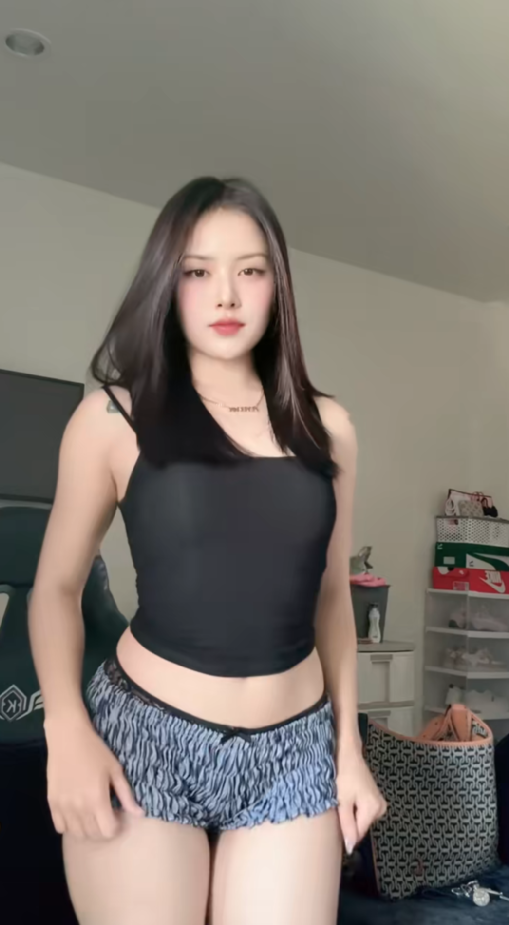 Donie Menyetubuhiku Tante Yossie Demi Kerjaan